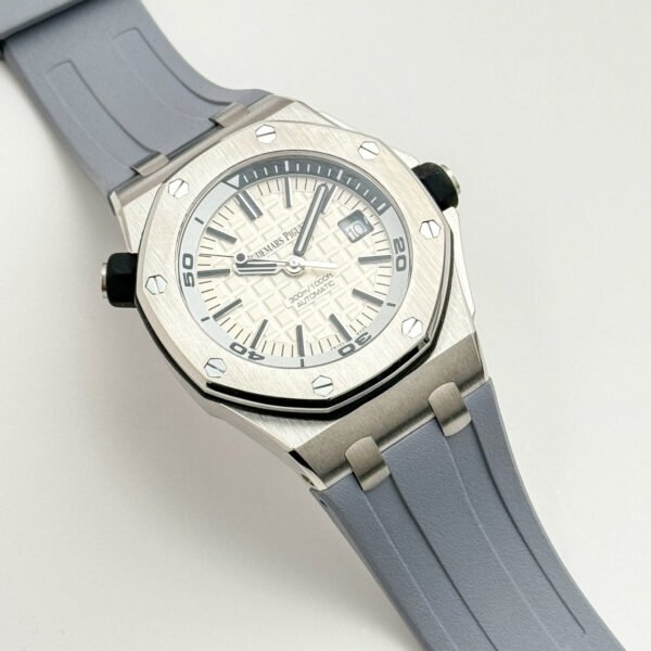 Audemars Piguet Royal Oak Offshore 15710ST.OO.A002CA.02 Diver Stainless Steel White Dial (2016)
