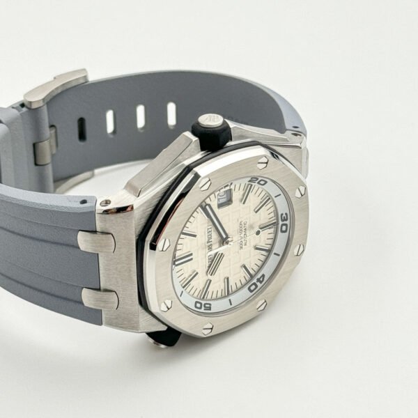 Audemars Piguet Royal Oak Offshore 15710ST.OO.A002CA.02 Diver Stainless Steel White Dial (2016)