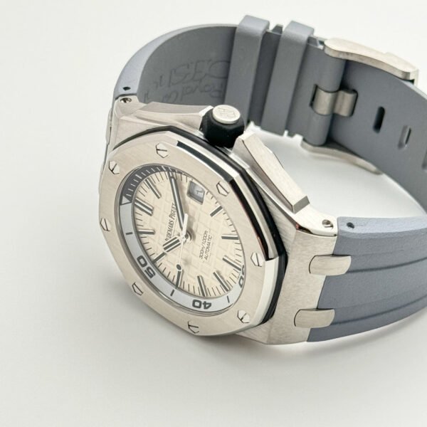Audemars Piguet Royal Oak Offshore 15710ST.OO.A002CA.02 Diver Stainless Steel White Dial (2016)
