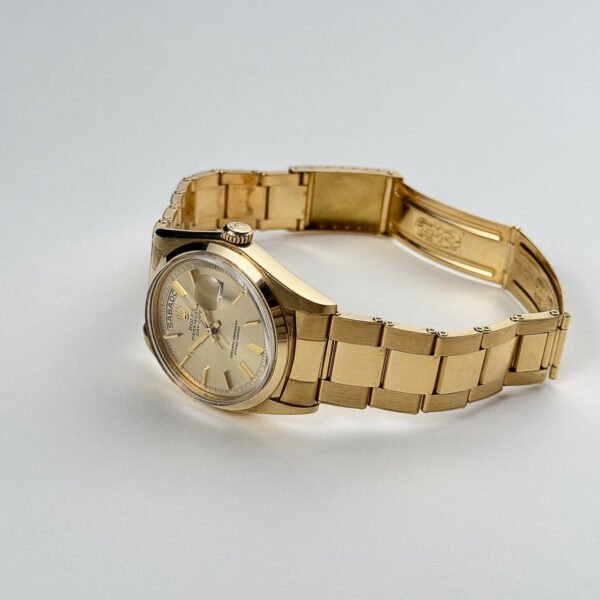 Rolex Day-Date 1802 Vintage Spanish Calendar Oyster Bracelet Domed Bezel Champagne Dial