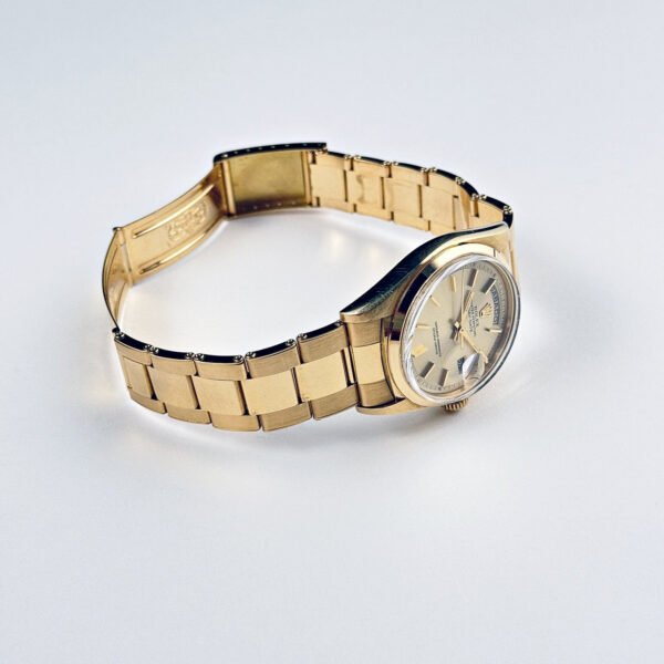 Rolex Day-Date 1802 Vintage Spanish Calendar Oyster Bracelet Domed Bezel Champagne Dial