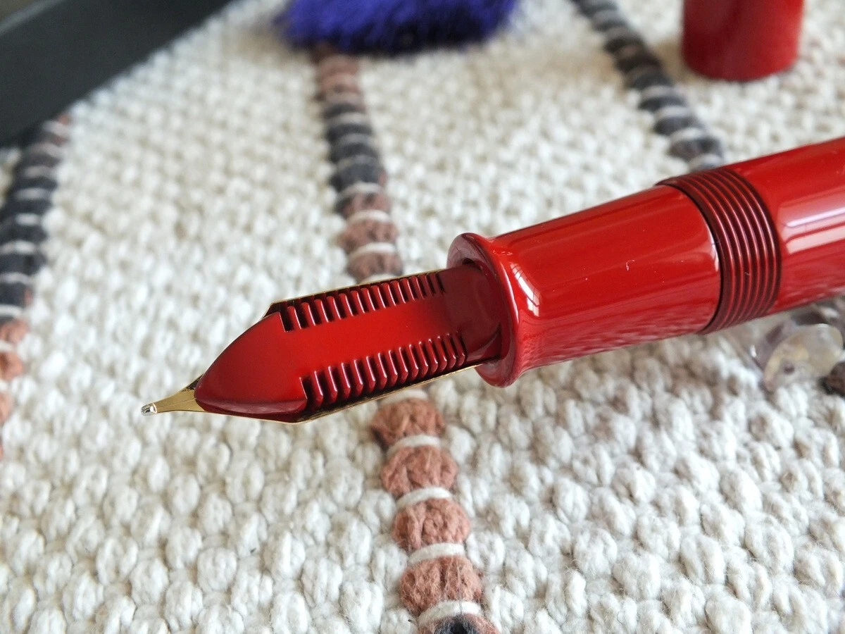 Namiki Urushi Lacquer Vermilion No.50 Emperor 18K Fountain Pen