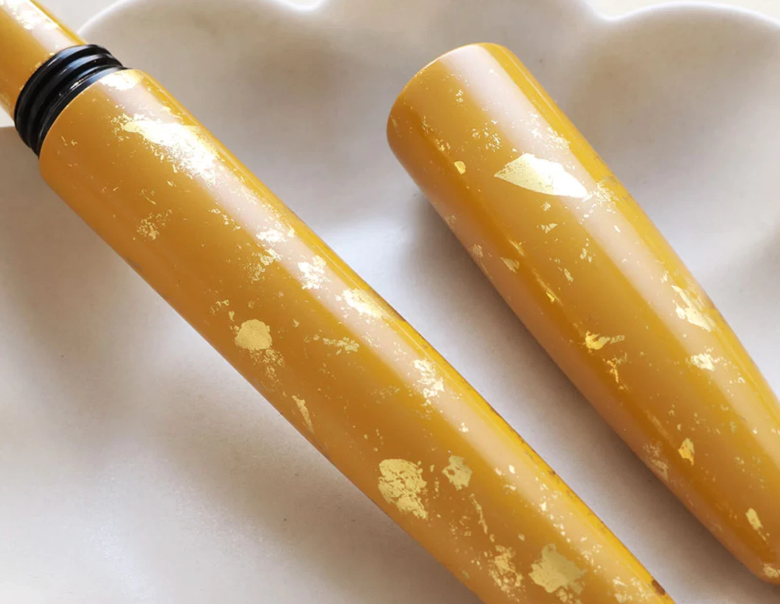 Wancher Dream Fountain Pen | Kyoto Urushi Kotoiro, Kinkakuji Temple Yellow Ochre