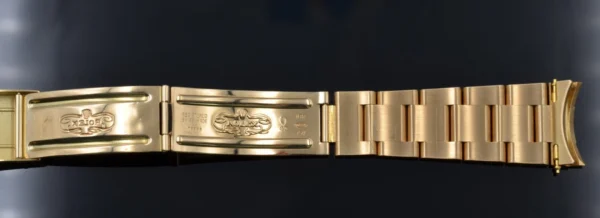 ROLEX Daytona 16528 Floating Porcelain dial R94 Series gold 18KT Full Set 1988’s