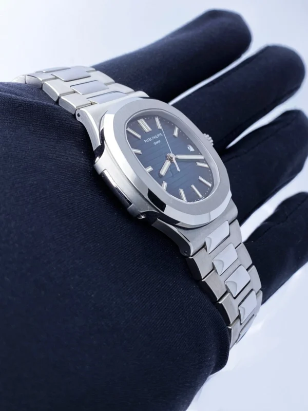 Patek Philippe Nautilus 5711/1A Blue Dial Mens Watch Box Papers