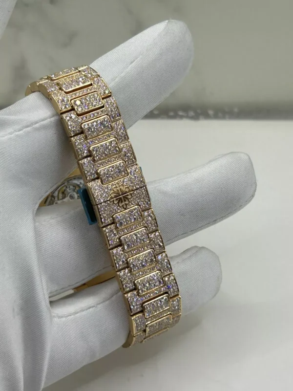 Patek Philippe Nautilus Watch Factory Diamonds Rose Gold 35mm 7118/1450R-001