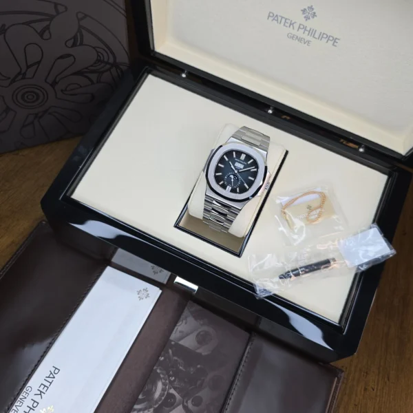 PATEK PHILIPPE NAUTILUS 40.5MM 5726/1A-014 BLUE DIAL ANNUAL CALENDAR STEEL B&P