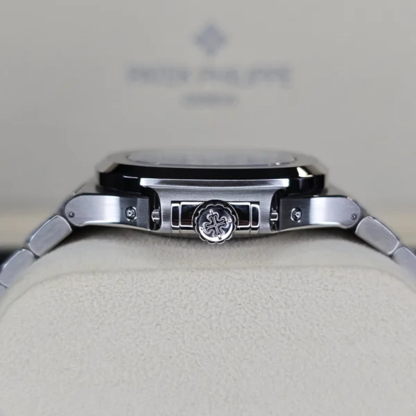 PATEK PHILIPPE NAUTILUS 40.5MM 5726/1A-014 BLUE DIAL ANNUAL CALENDAR STEEL B&P