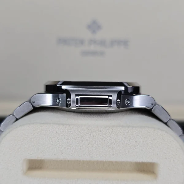 PATEK PHILIPPE NAUTILUS 40.5MM 5726/1A-014 BLUE DIAL ANNUAL CALENDAR STEEL B&P