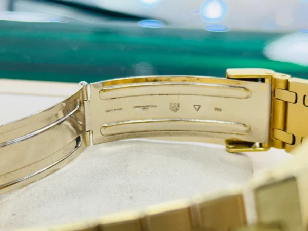 Audemars Piguet Royal Oak jumbo Ultra Thin 18K Yellow Gold Gray Dial 5402BA