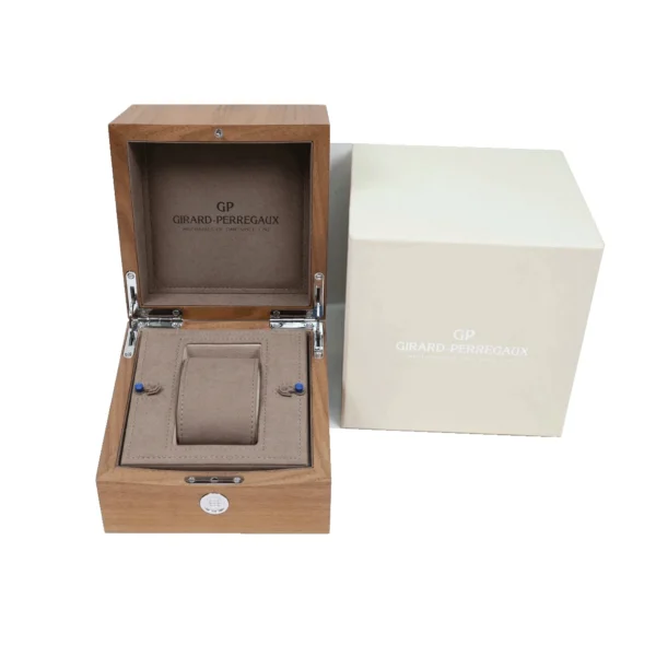Girard Perregaux Laureato Skeleton Openworked Rose Gold Bracelet 81015 Watch B/P
