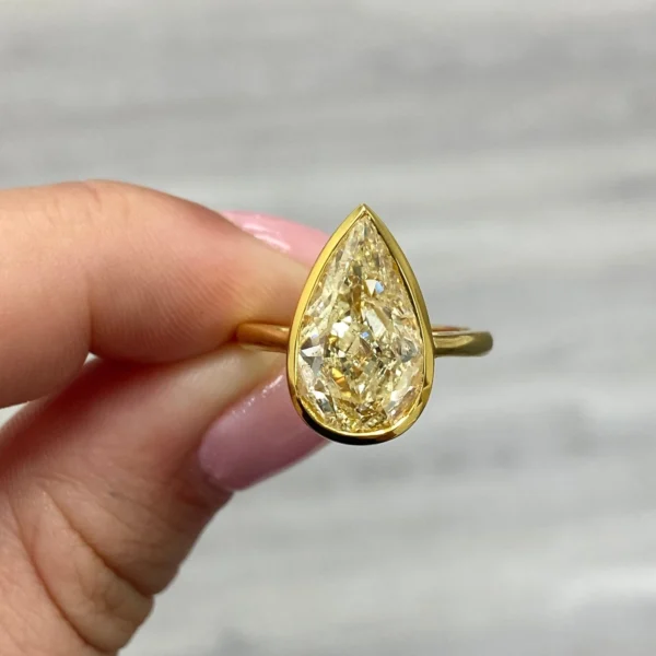 5.00 Ct Canary Fancy Light Yellow Pear Cut Solitaire Engagement Ring VS2 GIA