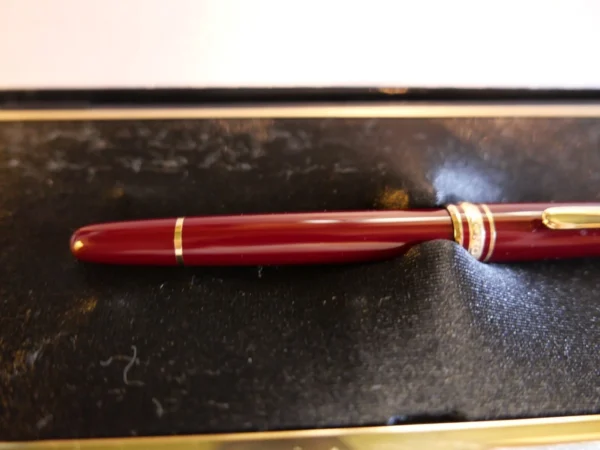 MONTBLANC MEISTERSTUCK 144 BORDEAUX BURGUNDY FOUNTAIN PEN