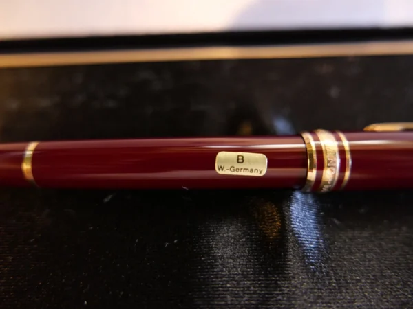 MONTBLANC MEISTERSTUCK 144 BORDEAUX BURGUNDY FOUNTAIN PEN