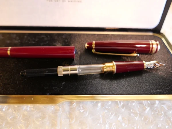 MONTBLANC MEISTERSTUCK 144 BORDEAUX BURGUNDY FOUNTAIN PEN