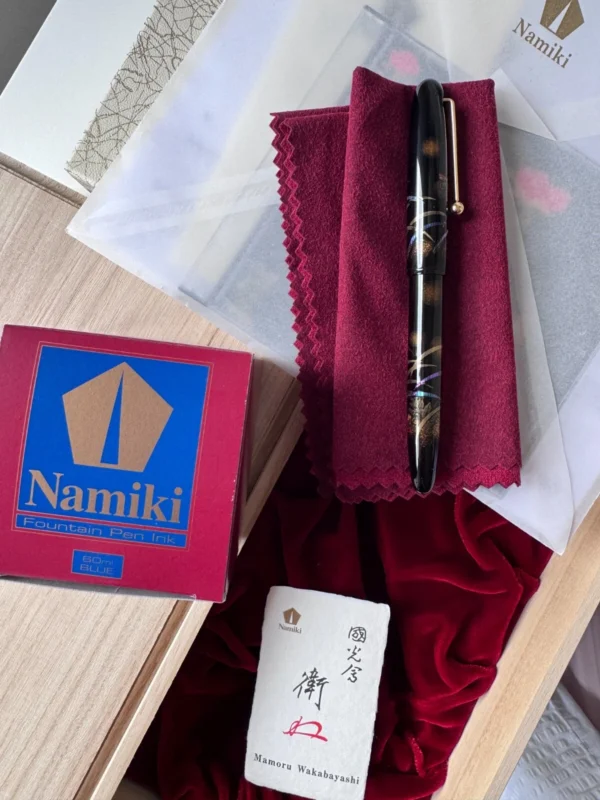 Namiki Yukari Firefly Raden Maki-e Fountain Pen 18K Gold M Nib