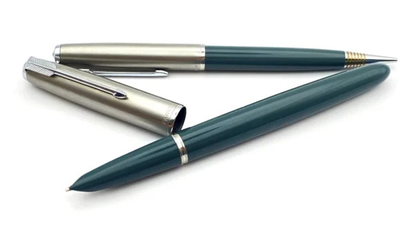 VINTAGE PARKER 51 CORONATION FOUNTAIN PEN SET IN NAVY GRAY 14K BROAD NIB