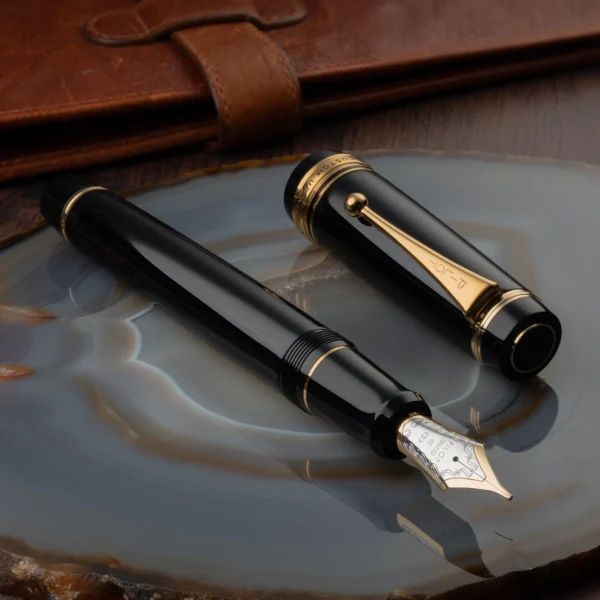Pilot Namiki Custom URUSHI Ebonite Black Body FKV88SRB 18K Gold Nib Fountain Pen