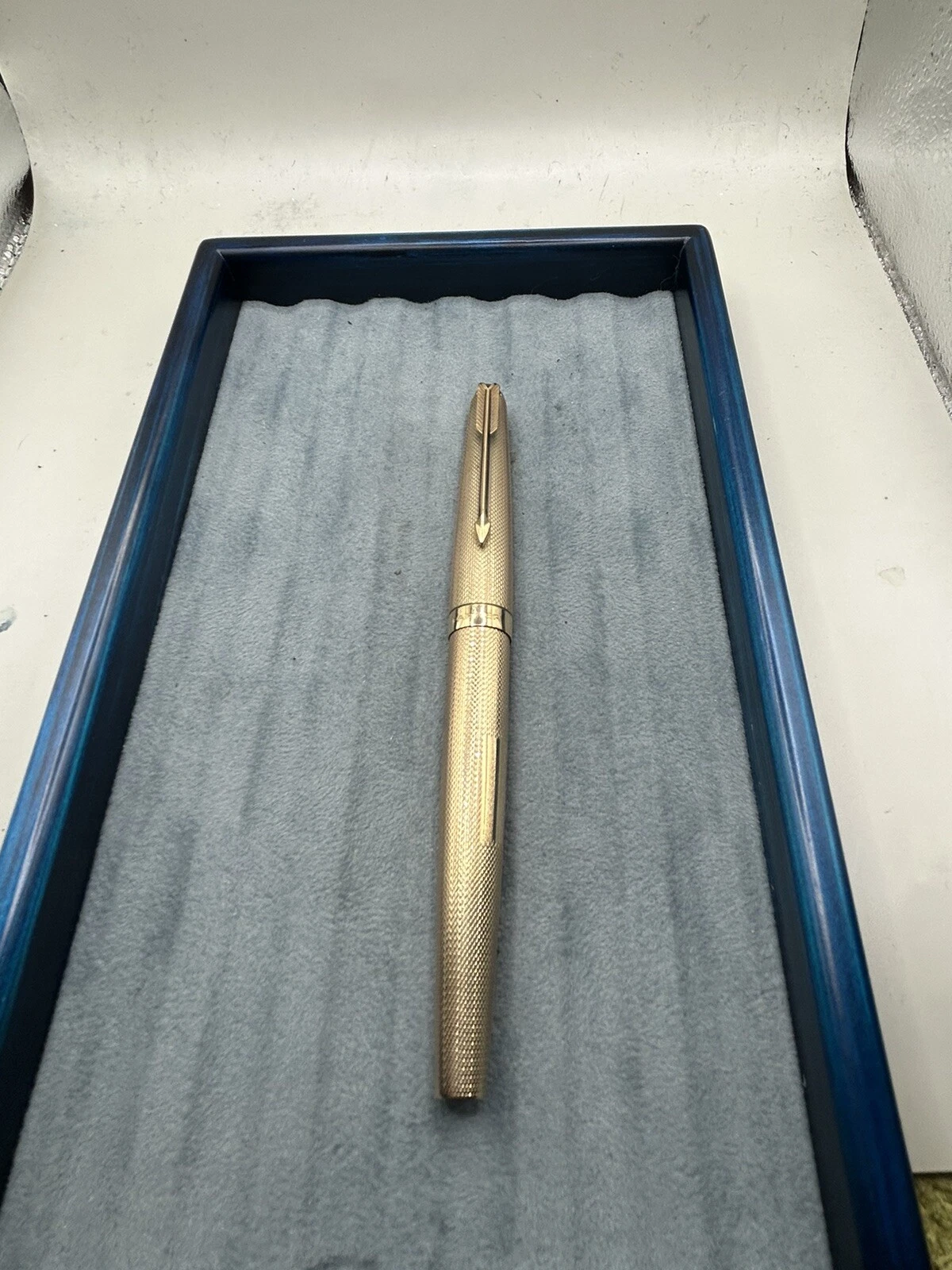 Vintage Parker 61 Presidential 9ct Gold Grain D’Orge Fountain pen