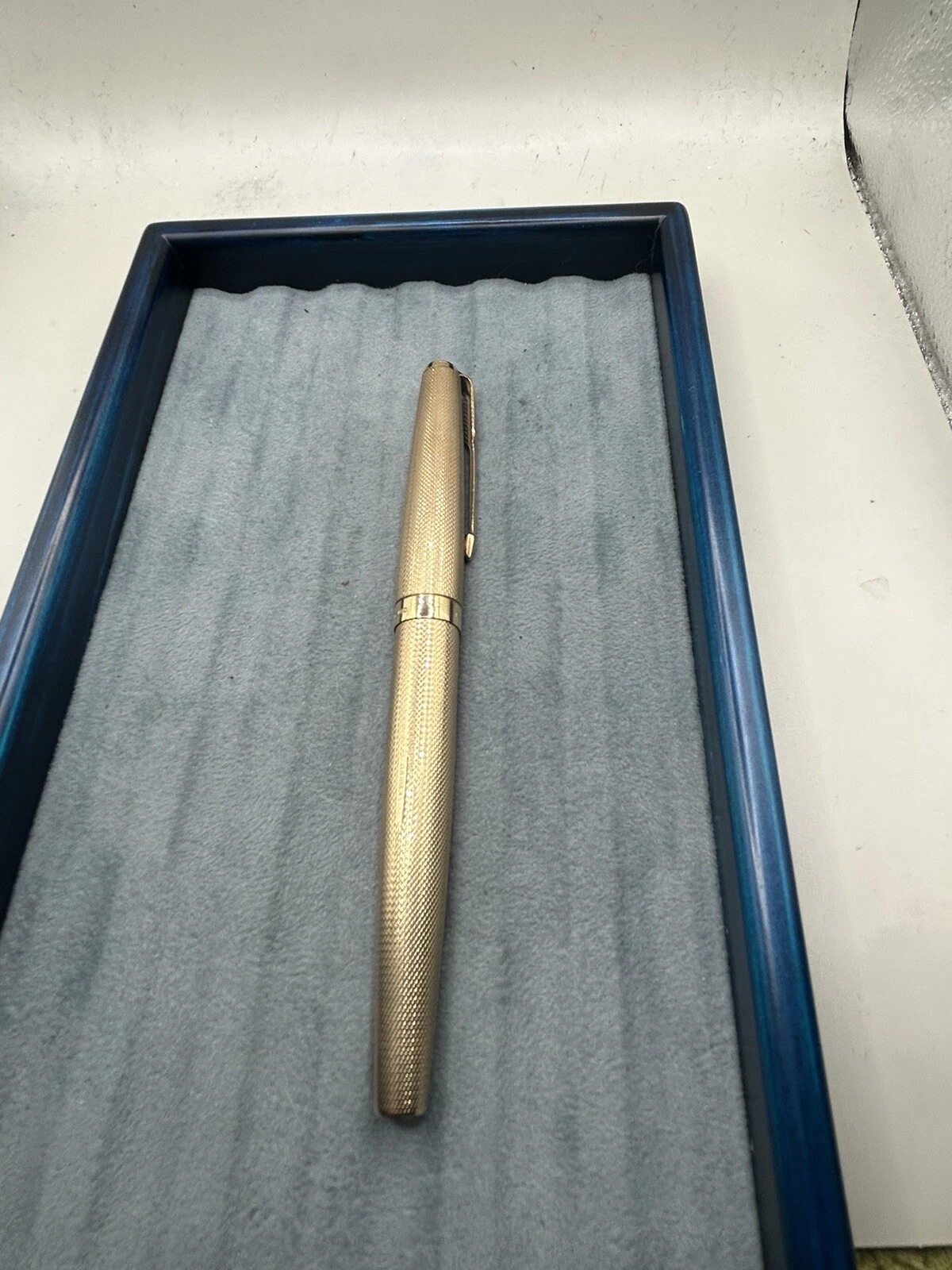 Vintage Parker 61 Presidential 9ct Gold Grain D’Orge Fountain pen