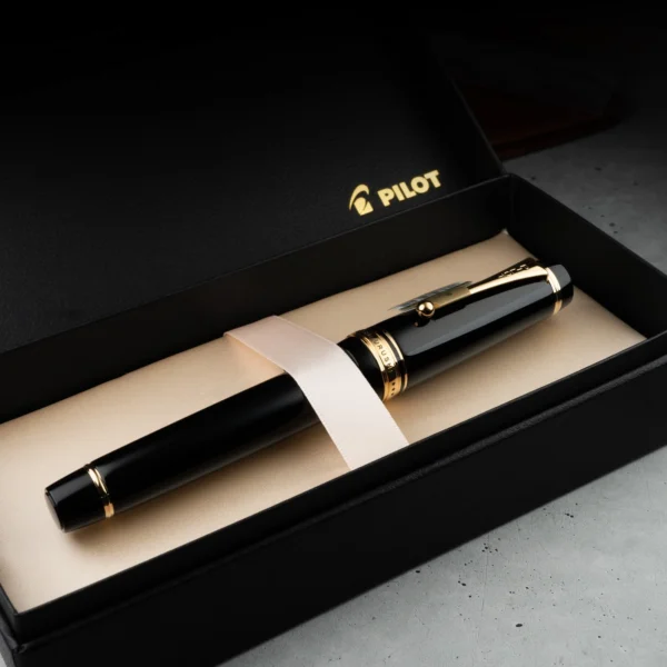 Pilot Namiki Custom URUSHI Ebonite Black Body FKV88SRB 18K Gold Nib Fountain Pen