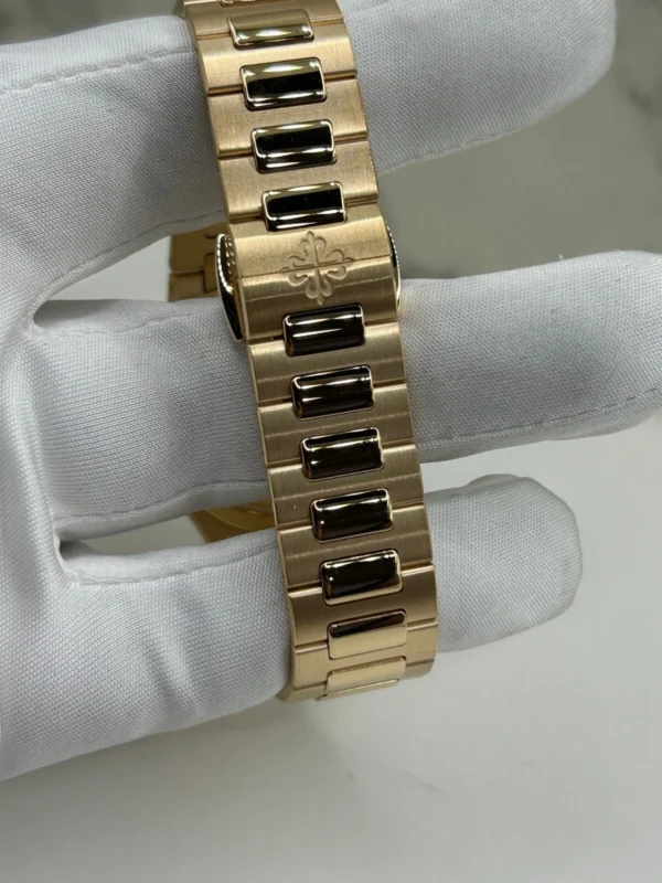 Patek Philippe Nautilus 7118/1200R-010 35mm Rose Gold Brown Dial Women's Watch