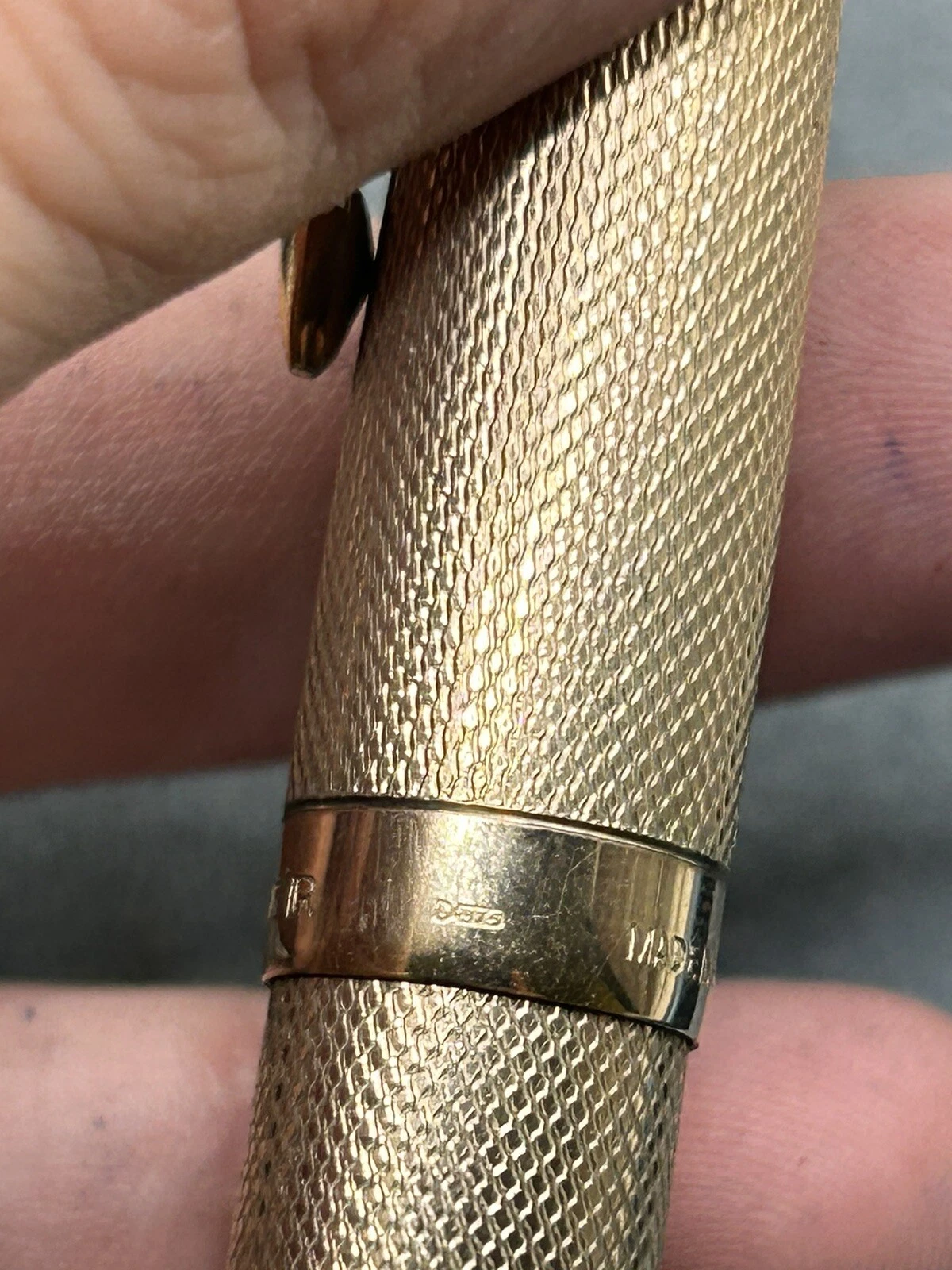 Vintage Parker 61 Presidential 9ct Gold Grain D’Orge Fountain pen