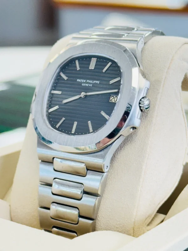 Patek Philippe Nautilus 3700/1A 39mm Nautilus “Jumbo” Blue Dial Steel
