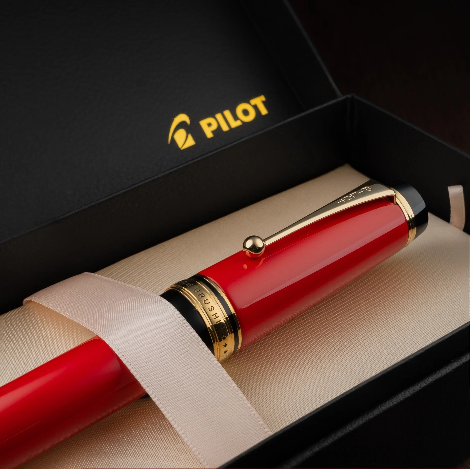 Pilot Namiki Custom URUSHI Ebonite Red Body FKV88SRR 18K Gold Nib Fountain Pen