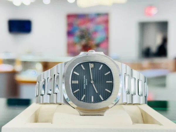 Patek Philippe Nautilus 3700/1A 39mm Nautilus “Jumbo” Blue Dial Steel
