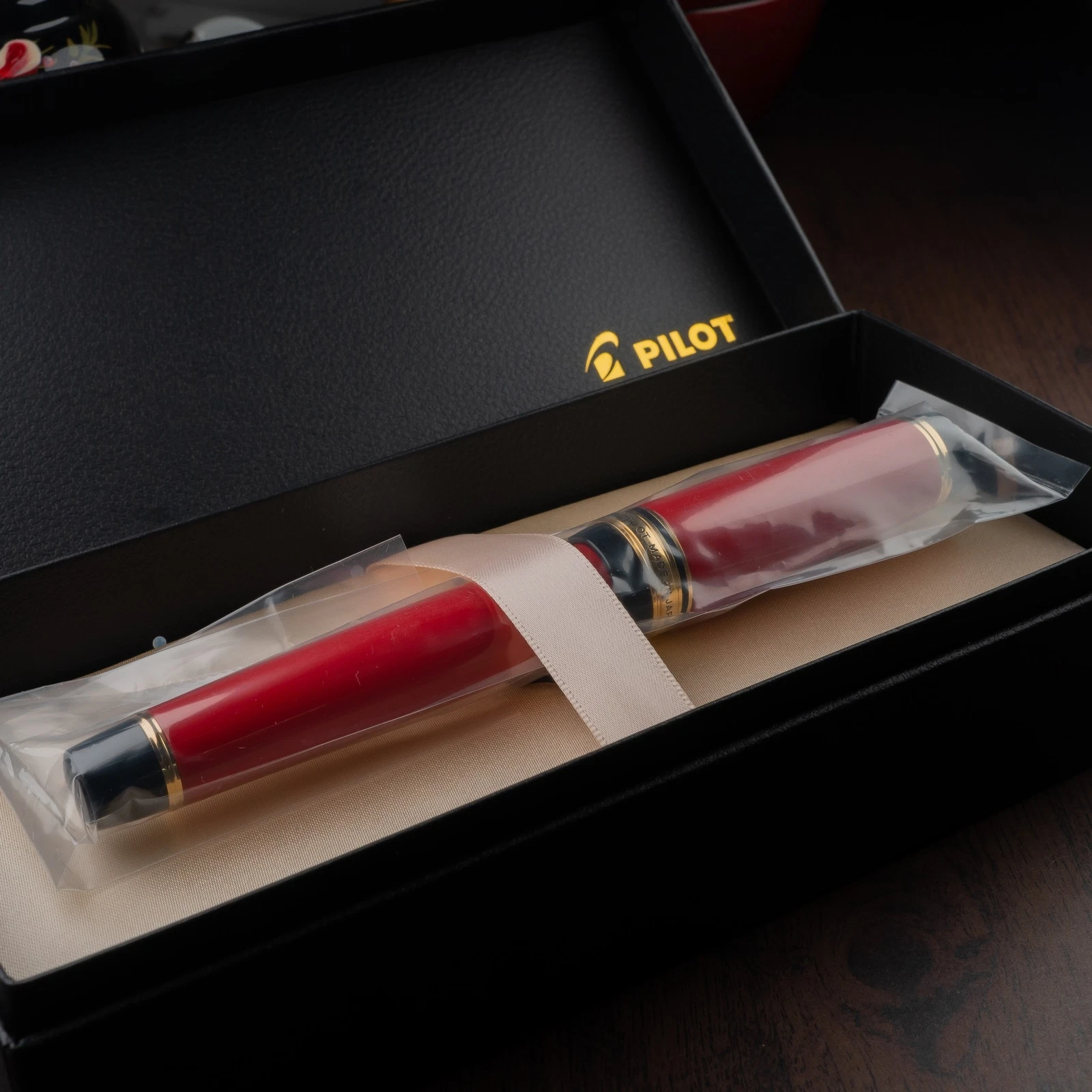 Pilot Namiki Custom URUSHI Ebonite Red Body FKV88SRR 18K Gold Nib Fountain Pen