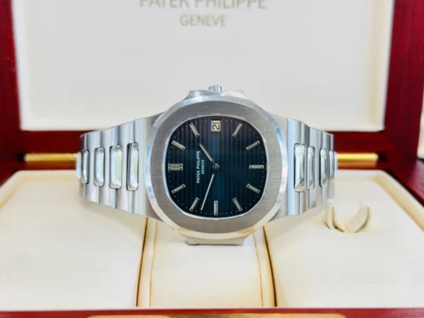 Patek Philippe Nautilus 3700/1A 39mm Nautilus “Jumbo” Blue Dial Steel