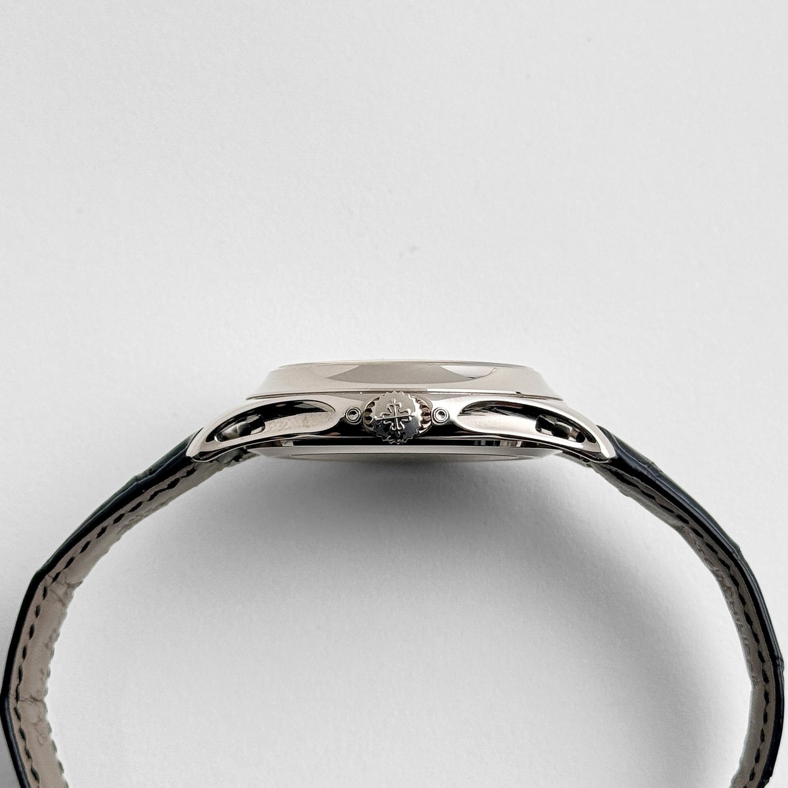 Patek Philippe Complications 5205G-013 Annual Calendar White Gold Blue Dial (2020)