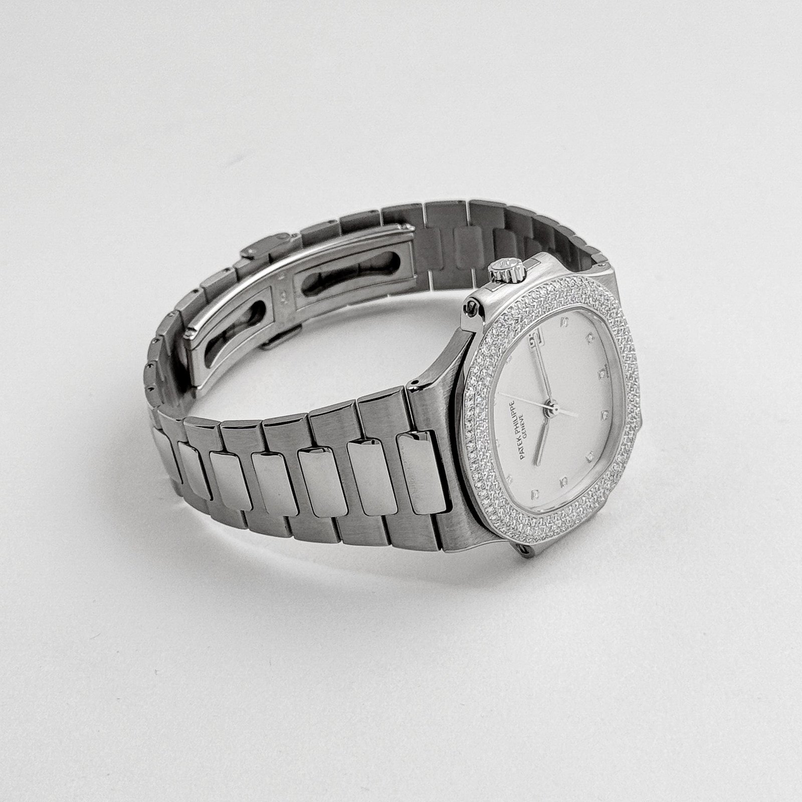 Patek Philippe Nautilus 3800/4G-001 White Gold White Dial Diamond Set (2004)