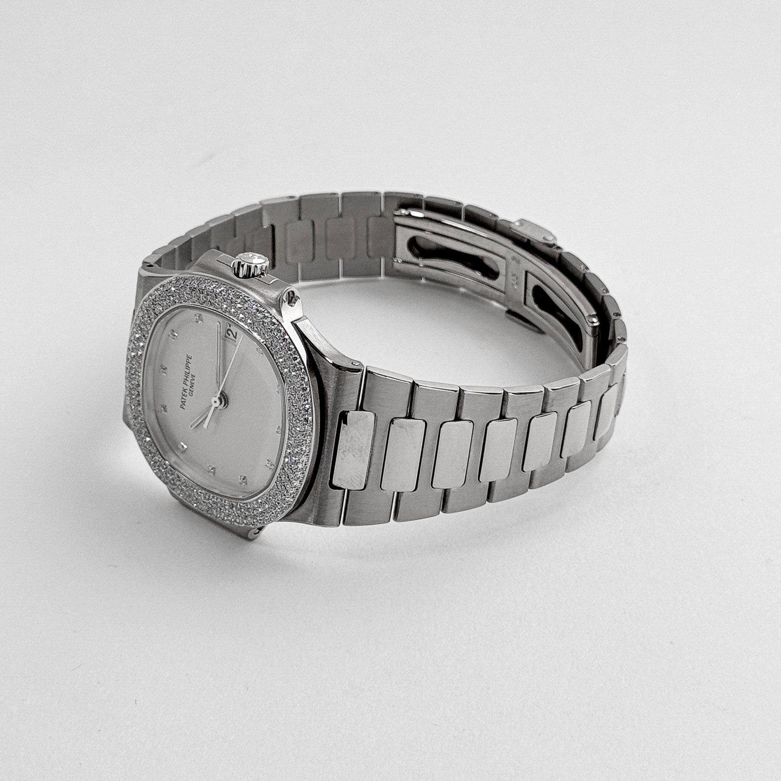 Patek Philippe Nautilus 3800/4G-001 White Gold White Dial Diamond Set (2004)