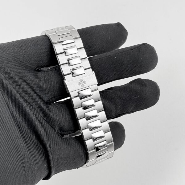 Patek Philippe Nautilus 5712/1A-001 Stainless Steel Blue Dial Moon Phases (2020)