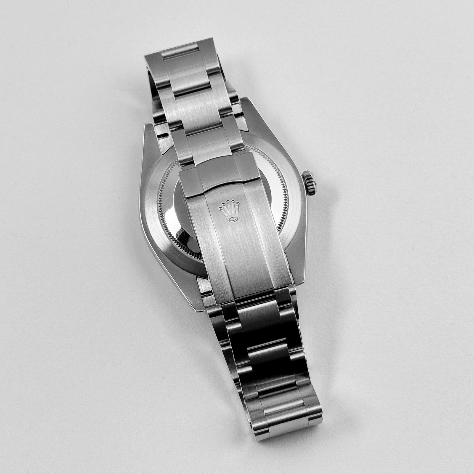 Rolex Oyster Perpetual 41 124300 Stainless Steel Red Dial (2021)