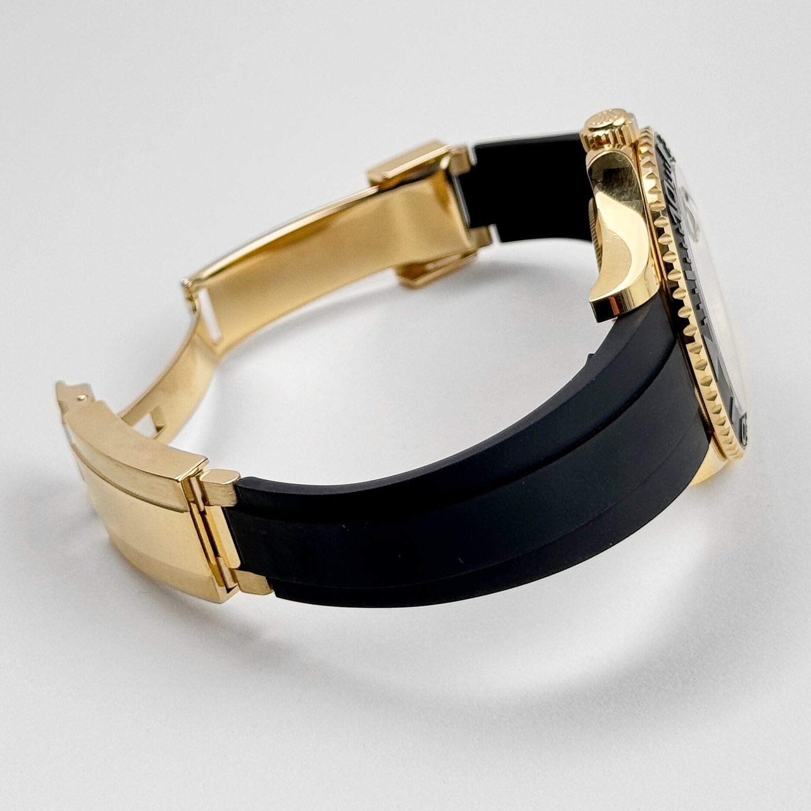 Rolex Yacht-Master 42 226658 Yellow Gold Oysterflex (2023)